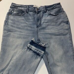 Judy Blue Light Wash‎ Distressed Skinny Jeans
